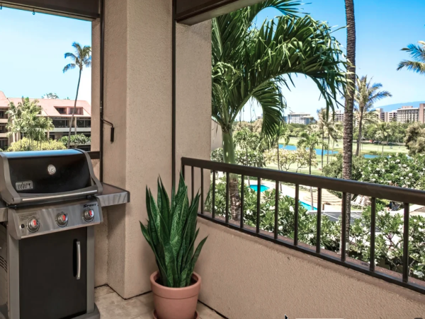 Luxurious 6-Bedroom Retreat in Kaanapali